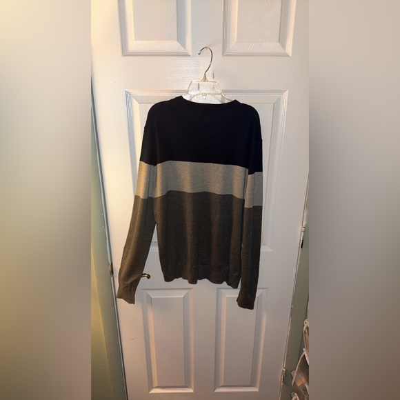 Banana Republic Men’s Crewneck Sweater. - Picture 2 of 4